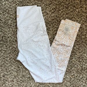 BuffBunny Gold Leggings Size Medium